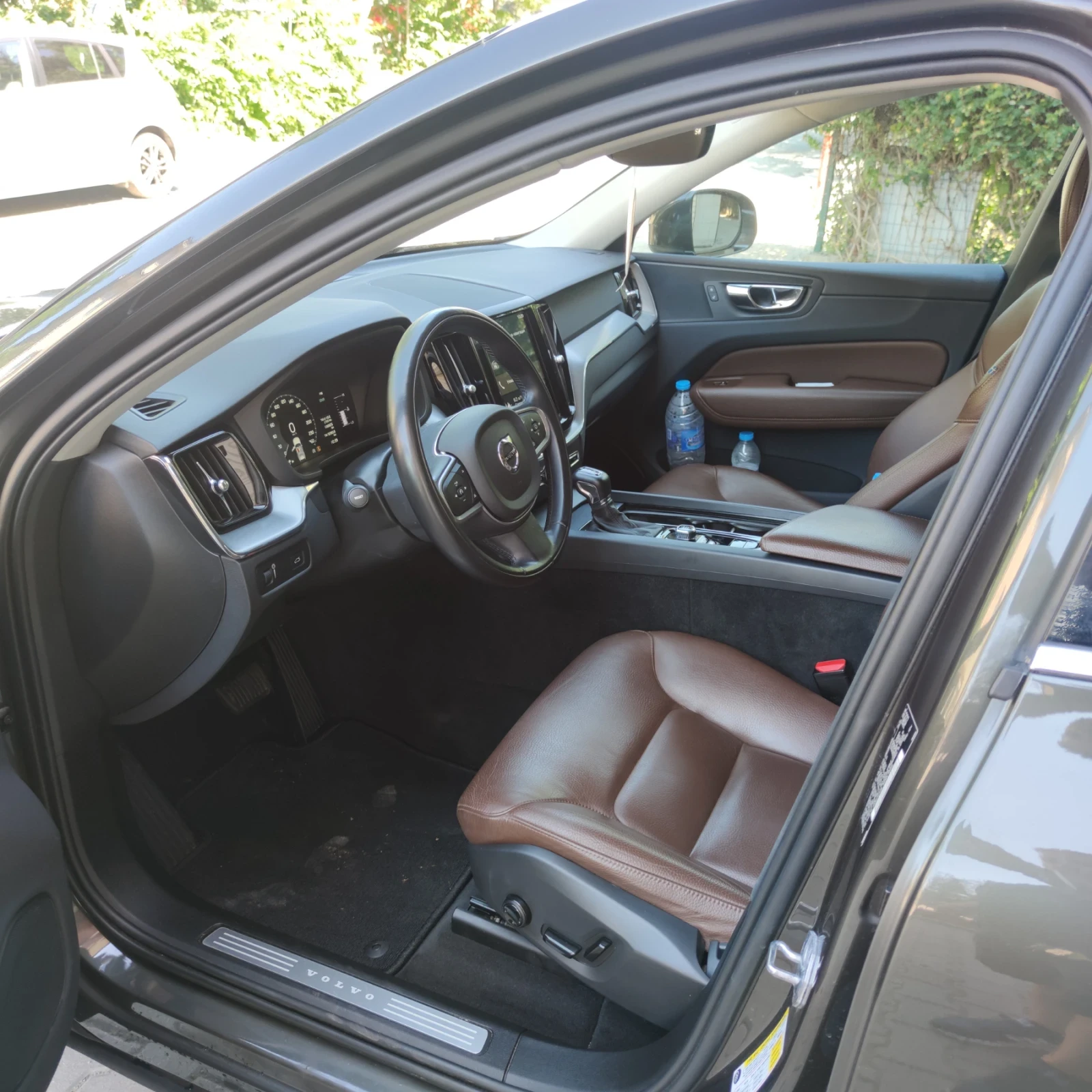 Volvo XC60 2.0 T5, снимка 8 - Автомобили и джипове - 54912473