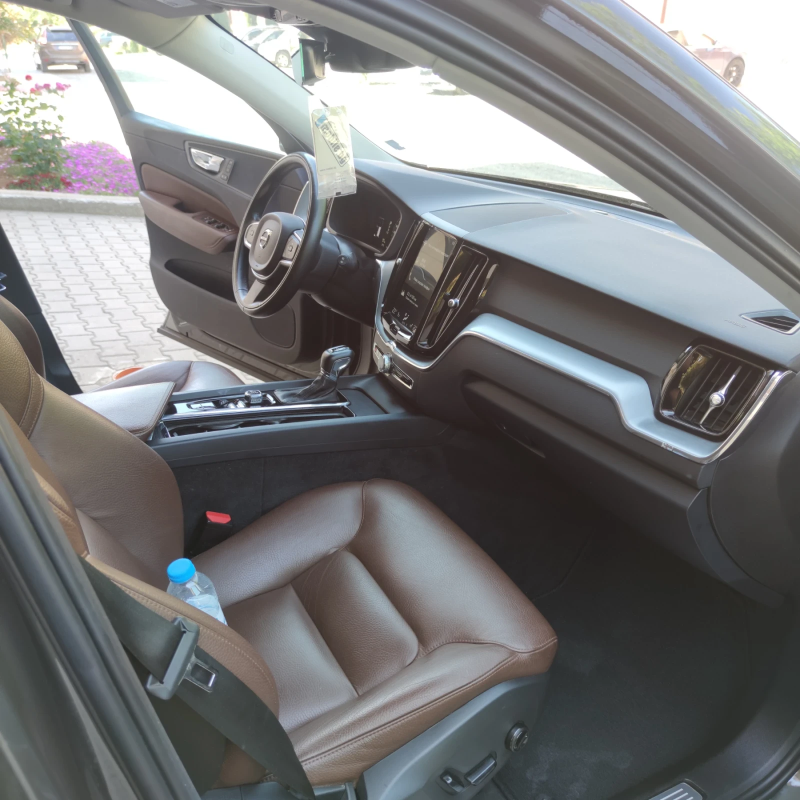 Volvo XC60 2.0 T5, снимка 9 - Автомобили и джипове - 54912473