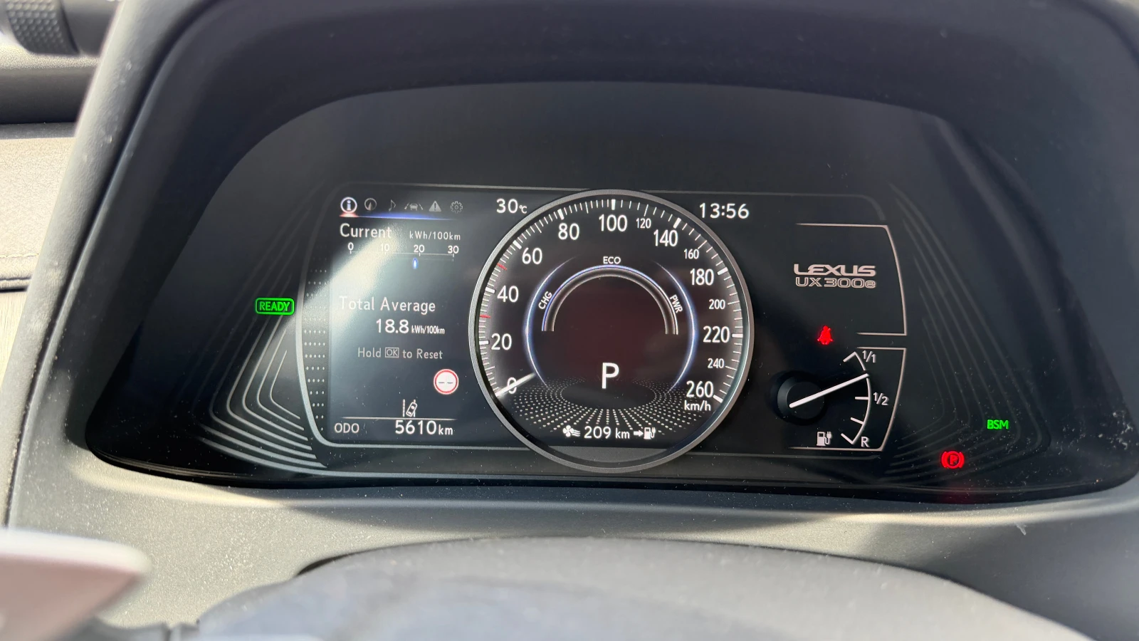 Lexus UX 300e Чисто нов автомобил!, снимка 14 - Автомобили и джипове - 55102091