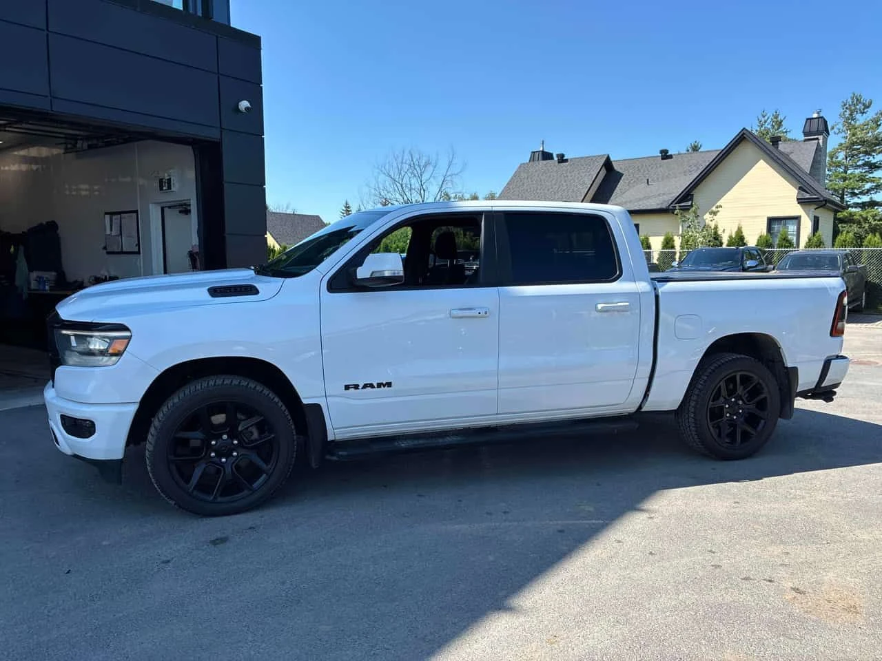 Dodge RAM 1500  Sport / CAMERA / CARFAX / АВТОКРЕДИТ , снимка 2 - Автомобили и джипове - 55591283