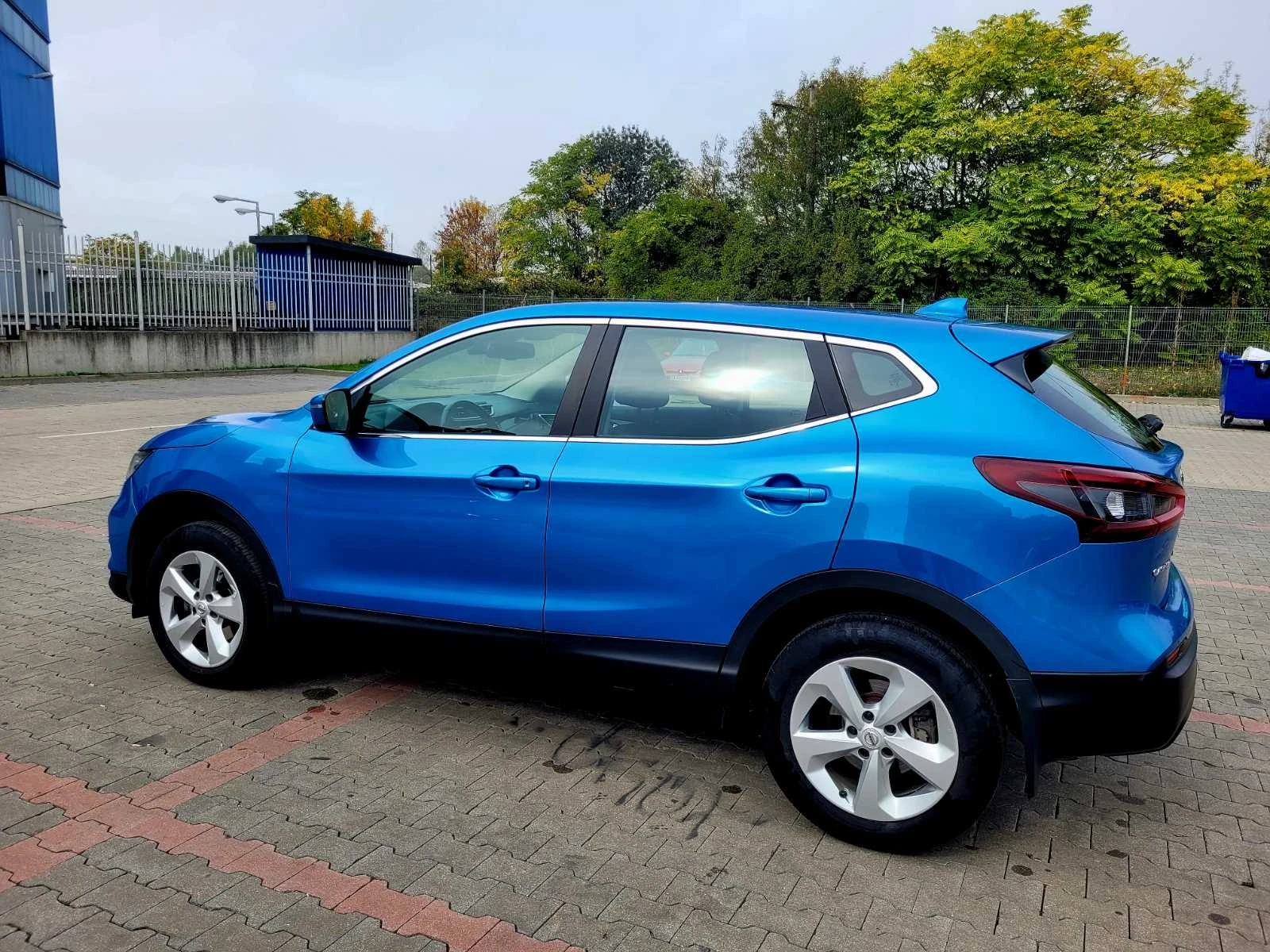 Nissan Qashqai 1.5 TD, снимка 2 - Автомобили и джипове - 55788701