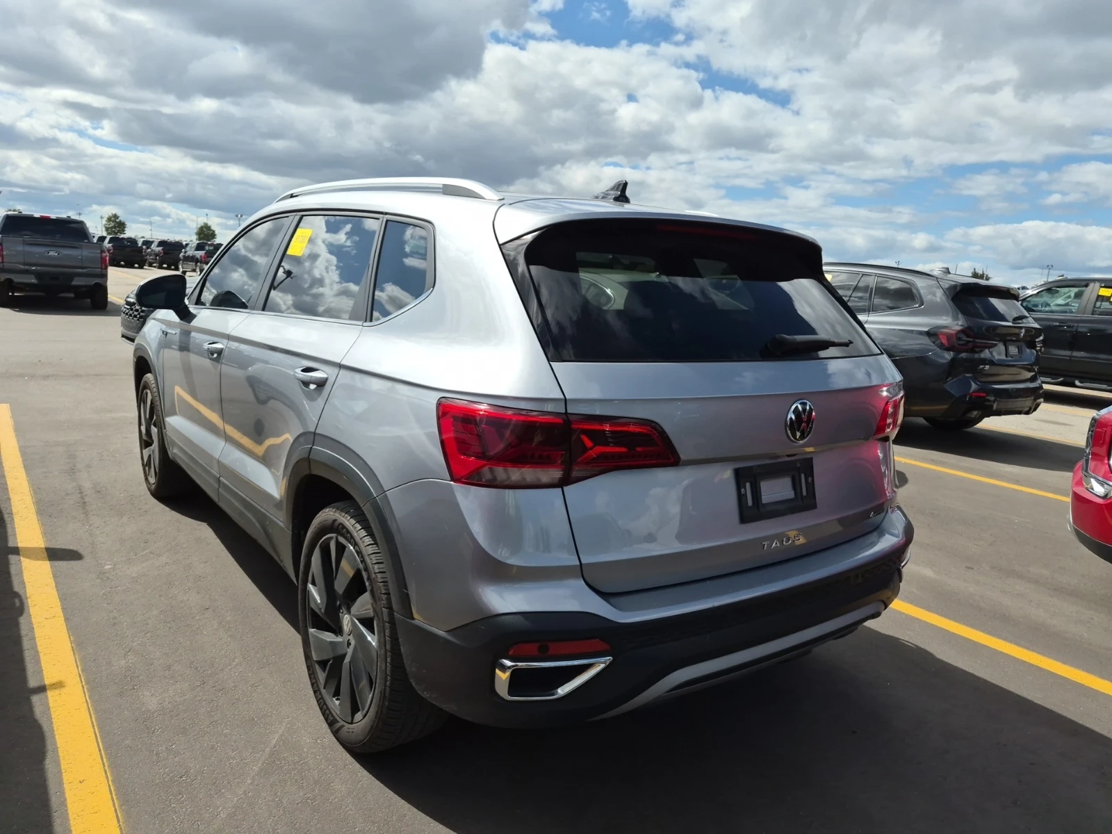 VW Taos Highline / АВТОКРЕДИТ, снимка 4 - Автомобили и джипове - 56741696