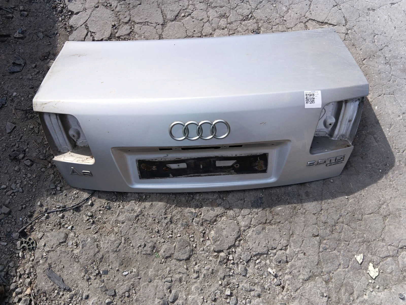 капак заден светлосив Audi A8
