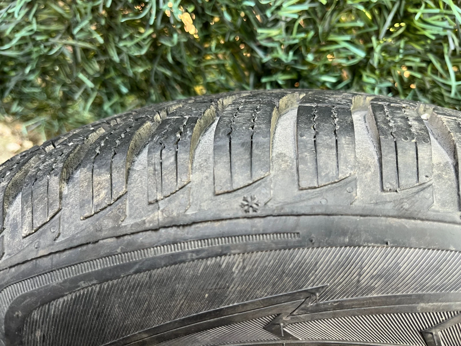 Гуми Зимни 195/65R15, снимка 5 - Гуми и джанти - 55130378