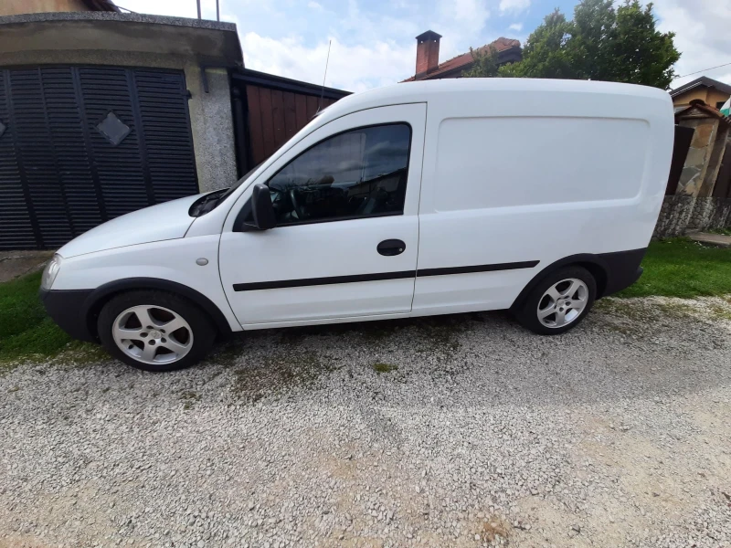 Opel Combo 1.7 CDTI, снимка 8 - Автомобили и джипове - 46872406