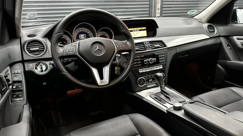 Mercedes-Benz C 350 Avantgarde ТОП СЪСТОЯНИЕ , снимка 8 - Автомобили и джипове - 49187637