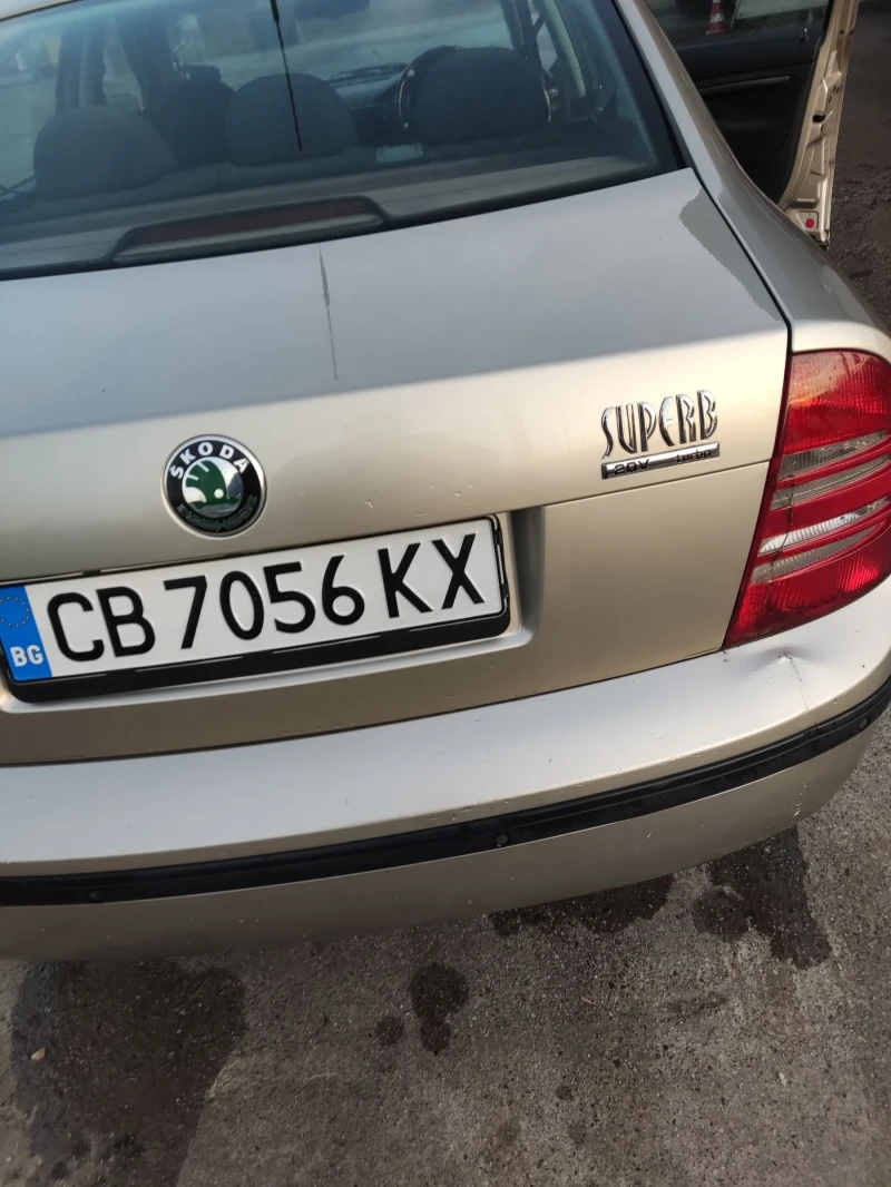 Skoda Superb 1.8 т бензин , снимка 2 - Автомобили и джипове - 48031148