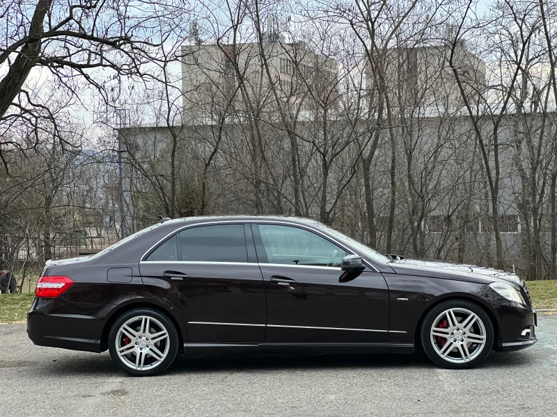 Mercedes-Benz E 350 AMG FULL SERVICE , снимка 4 - Автомобили и джипове - 49143197