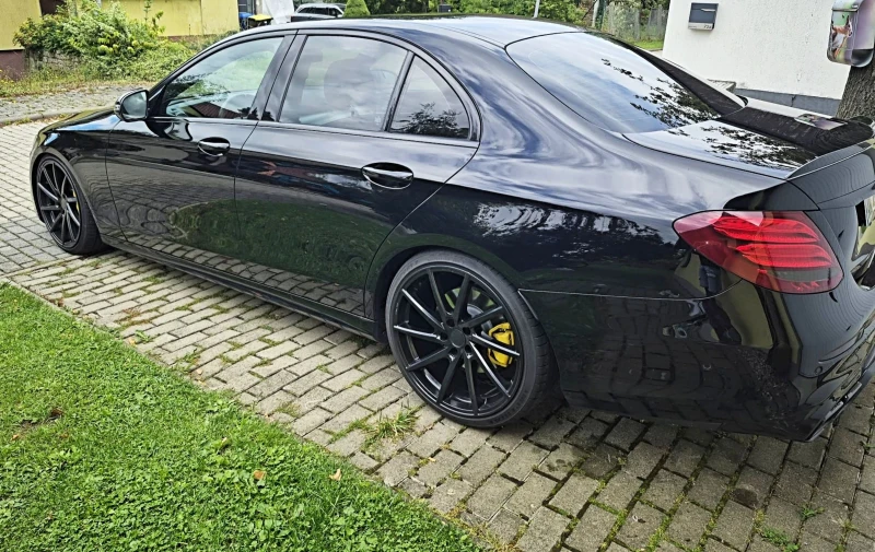 Mercedes-Benz E 350 Очакван Внос  E350d AMG Line* MULTIBEAM, снимка 3 - Автомобили и джипове - 51735323