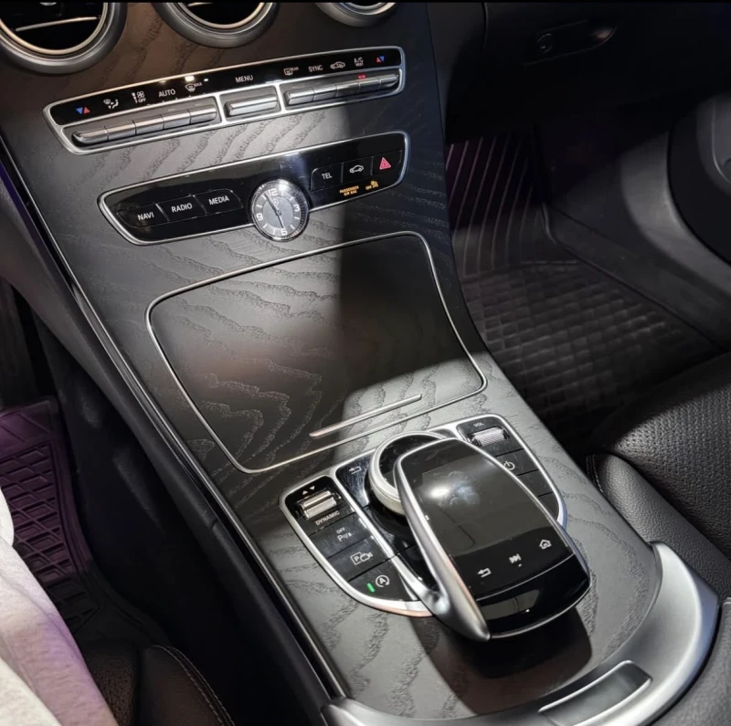 Mercedes-Benz C 300 * * AMG PACK* * CARFAX* * АВТО КРЕДИТ* * , снимка 10 - Автомобили и джипове - 52686882