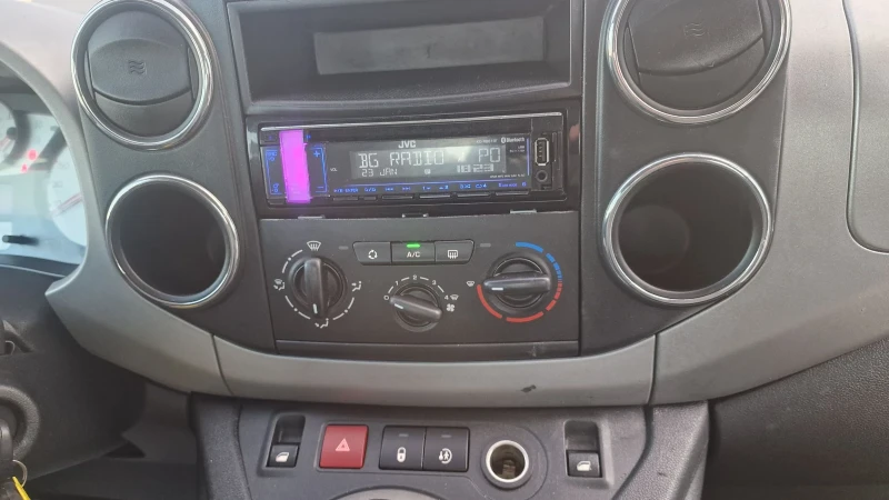 Peugeot Partner 1.6HDI, снимка 16 - Автомобили и джипове - 52725756