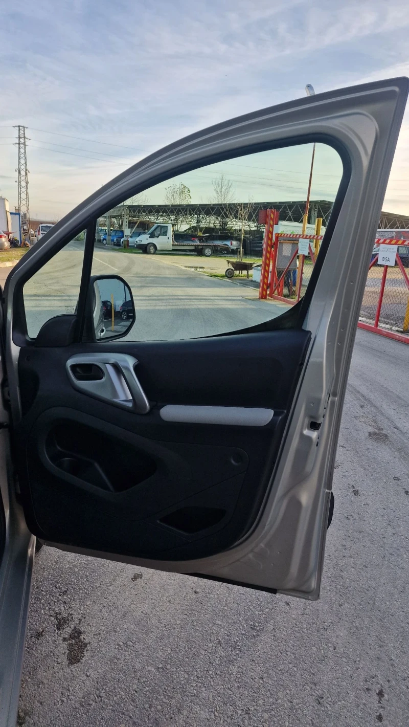 Peugeot Partner 1.6HDI, снимка 15 - Автомобили и джипове - 52725756