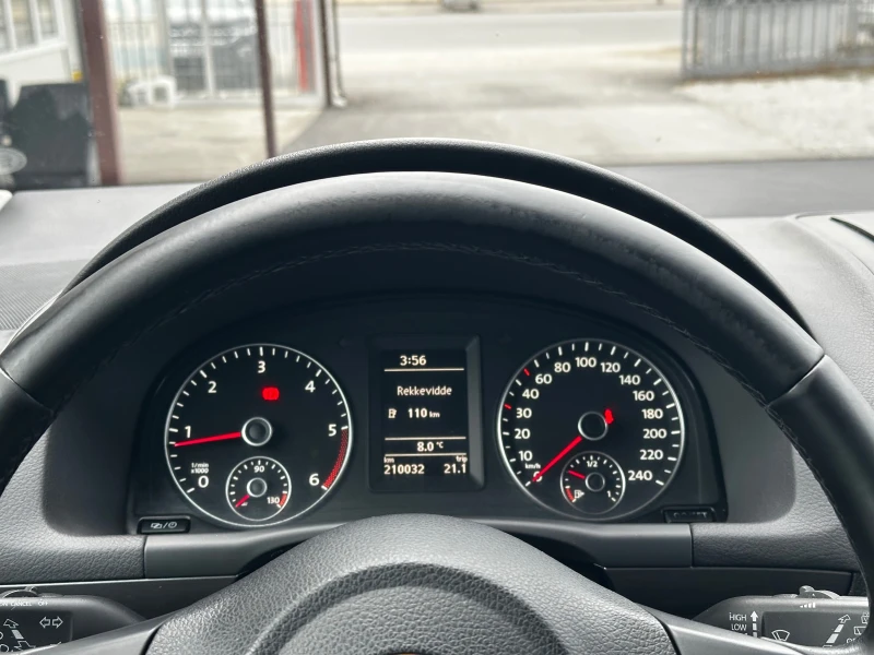 VW Touran 2.0TDI 140к.с 7местен, снимка 11 - Автомобили и джипове - 52756487