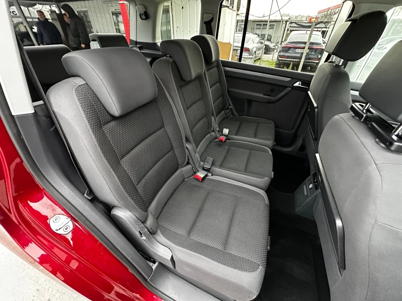 VW Touran 2.0TDI 140к.с 7местен, снимка 14 - Автомобили и джипове - 52756487