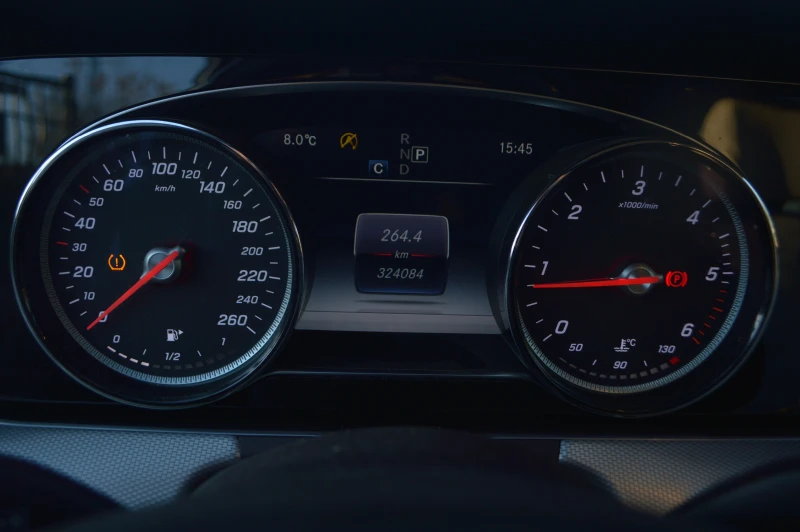 Mercedes-Benz E 200, снимка 12 - Автомобили и джипове - 52860265