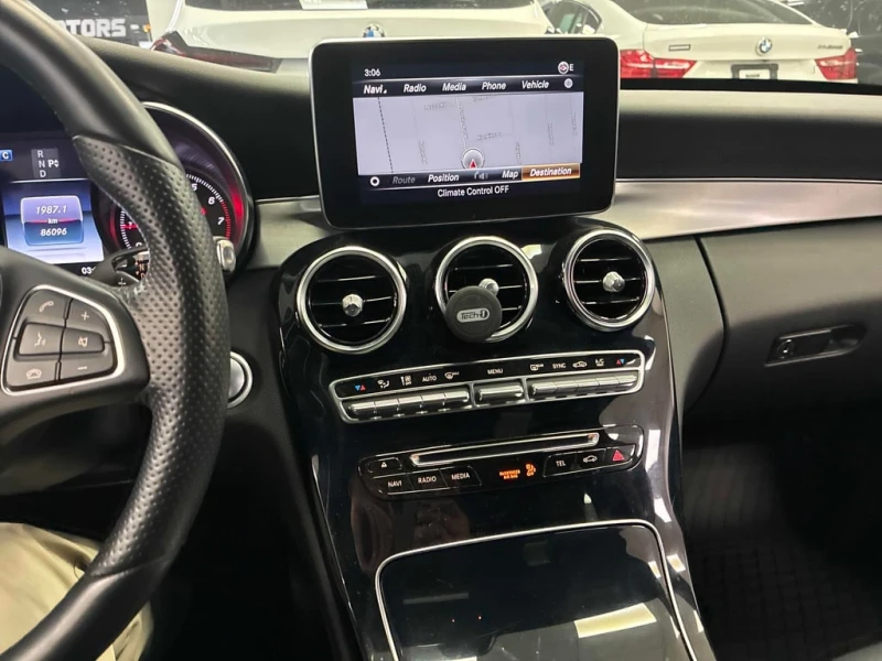 Mercedes-Benz C 300 CARFAX, снимка 9 - Автомобили и джипове - 53293046