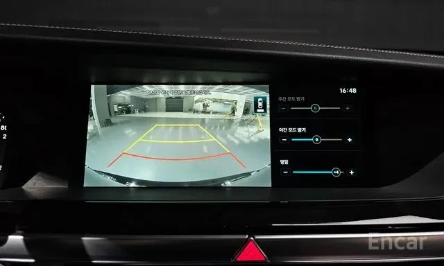Genesis G90 3.8 GDI V6* Luxury* ДИСТРОНИК* ОБДУХВАНЕ* ПОДГРЕВ, снимка 12 - Автомобили и джипове - 55102501