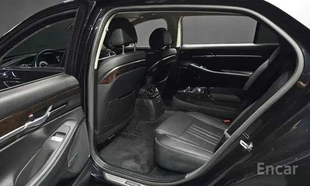 Genesis G90 3.8 GDI V6* Luxury* ДИСТРОНИК* ОБДУХВАНЕ* ПОДГРЕВ, снимка 10 - Автомобили и джипове - 55102501