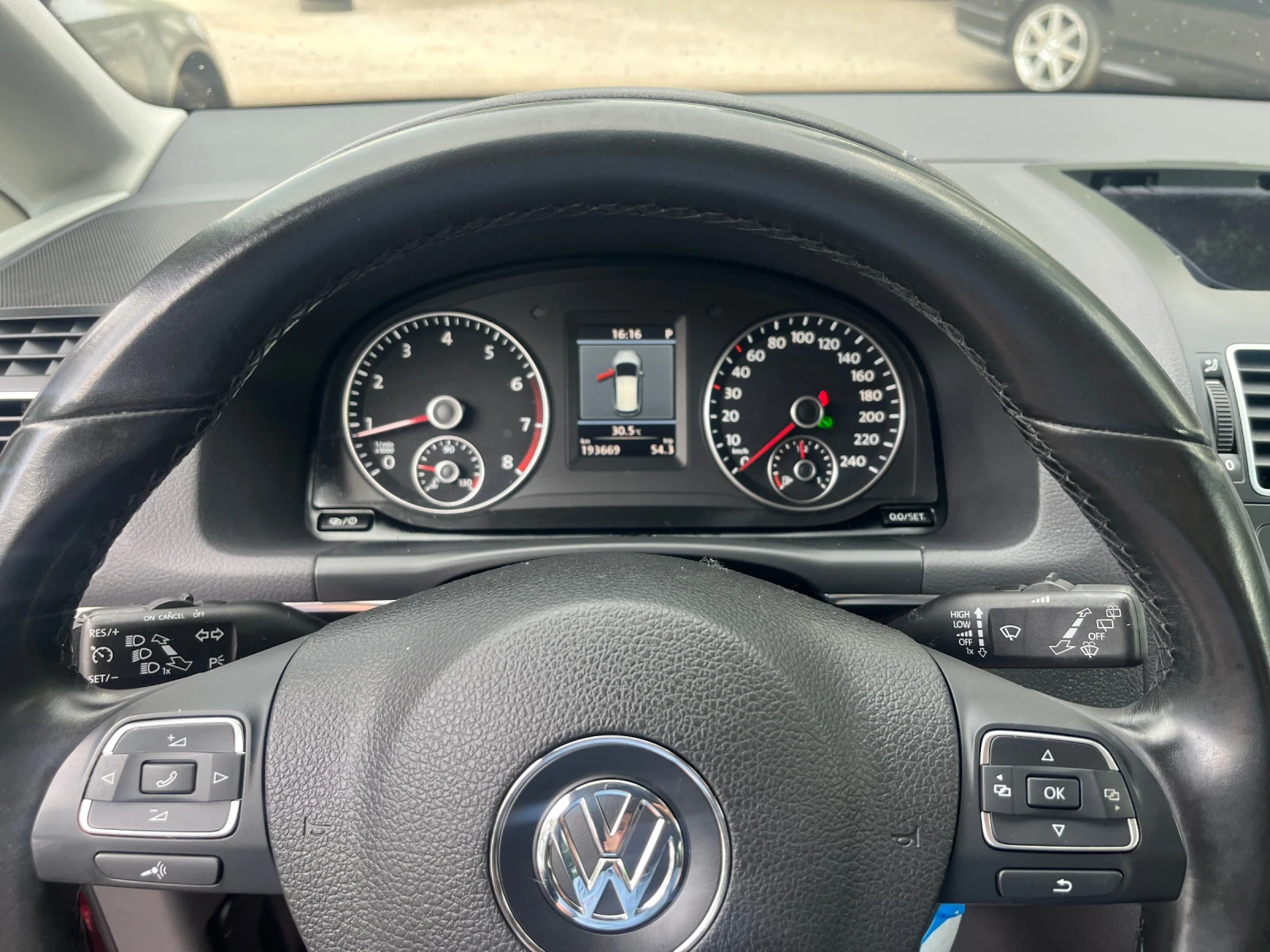 VW Touran 1.4TSI 170hp DSG HIGHLINE - изображение 8