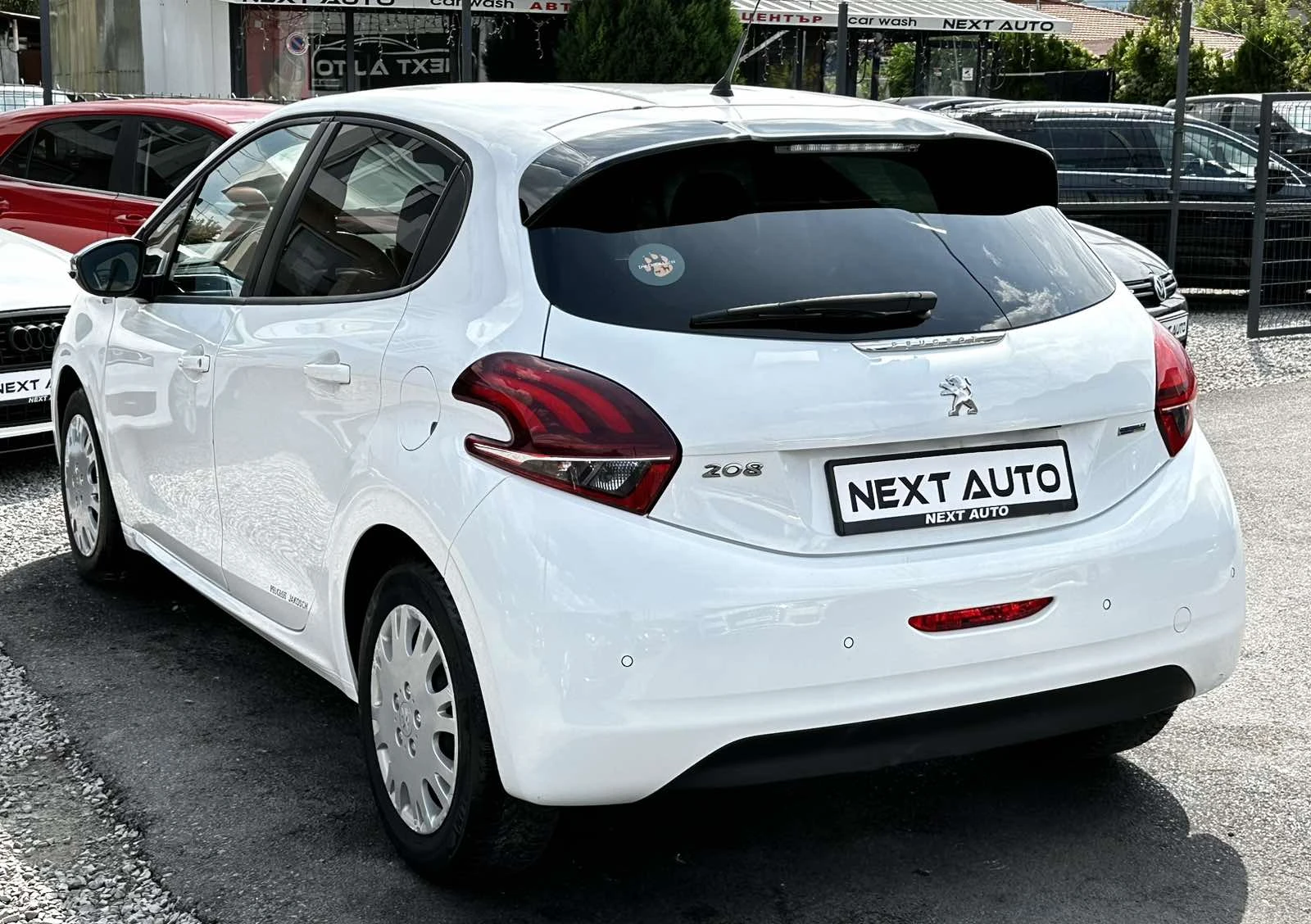 Peugeot 208 1.2I 82HP 101, 000KM EURO6 - изображение 7