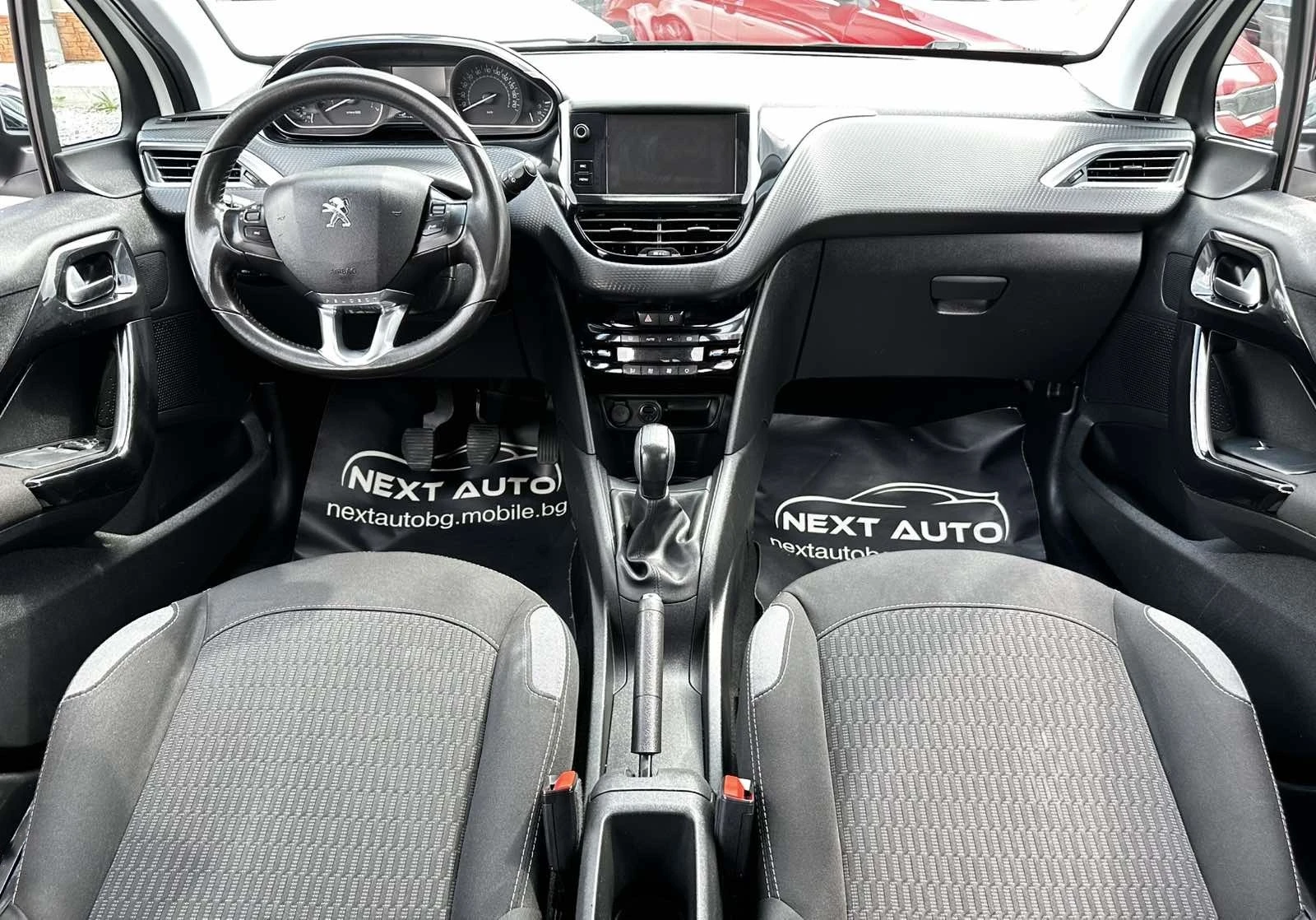 Peugeot 208 1.2I 82HP 101, 000KM EURO6 - изображение 10