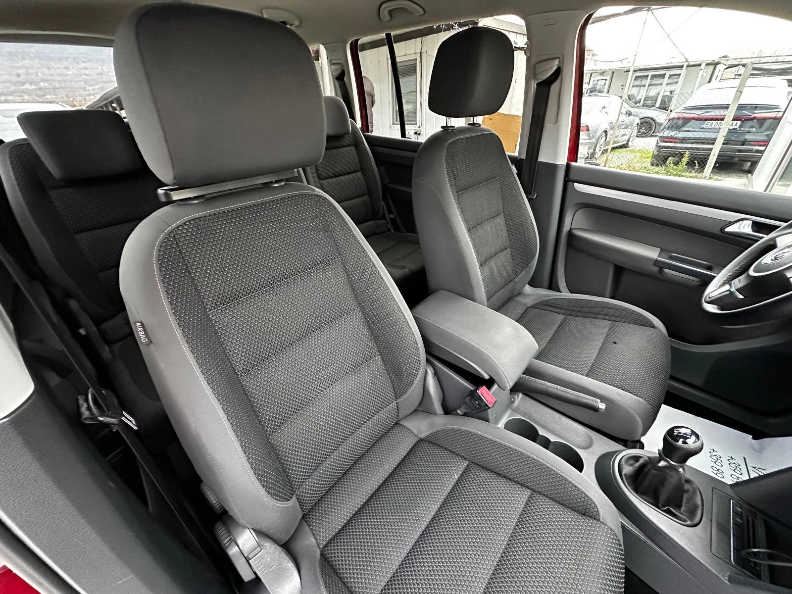 VW Touran 2.0TDI 140к.с 7местен - изображение 8