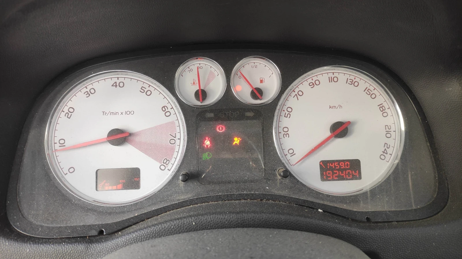 Peugeot 307 1, 6 cc, снимка 6 - Автомобили и джипове - 53847904