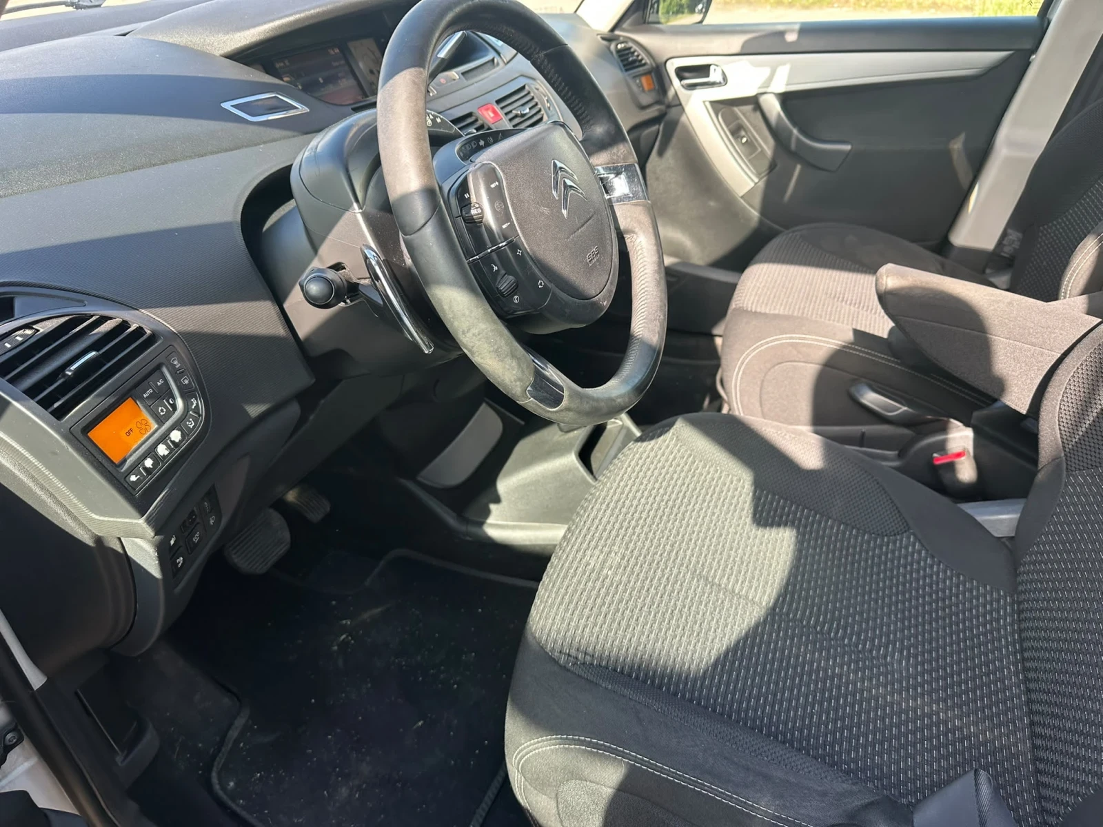 Citroen C4 Picasso 1, 600eHDI/АВТОМАТИК/EURO5B , снимка 8 - Автомобили и джипове - 54766693