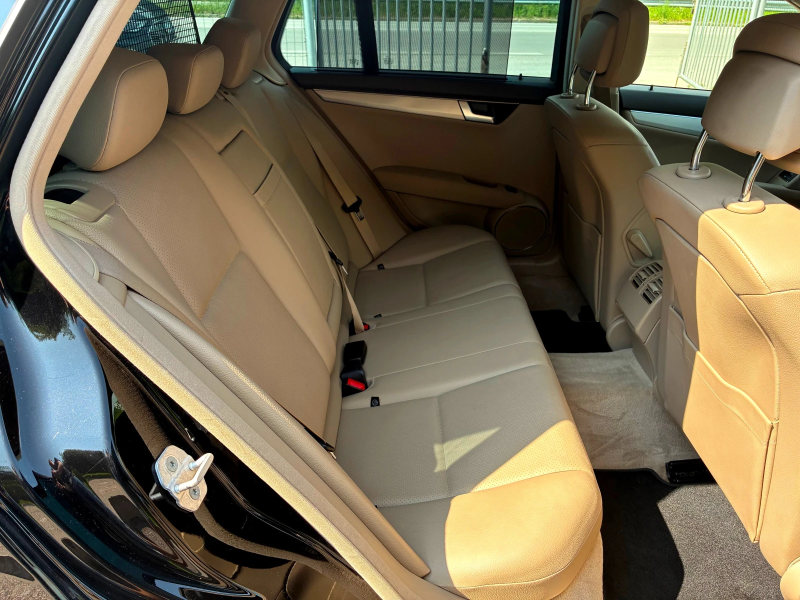 Mercedes-Benz C 220 170кс-FACE-Автомат, снимка 11 - Автомобили и джипове - 54799650