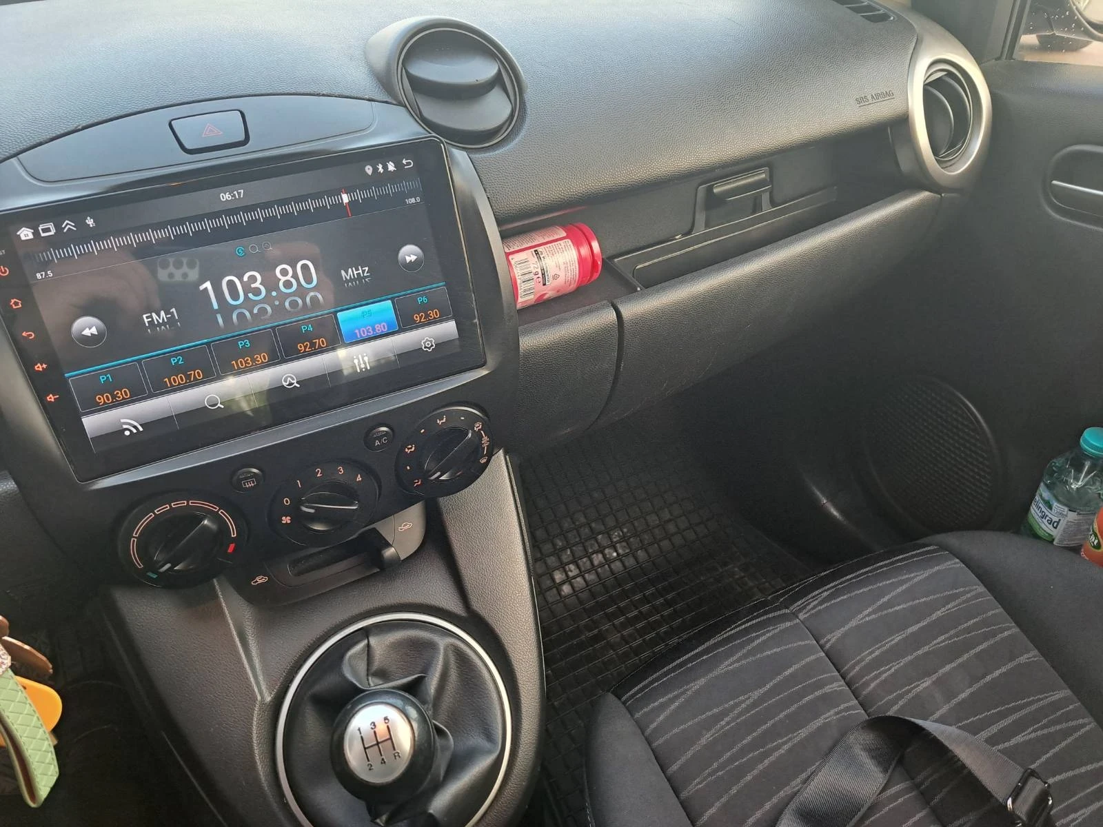 Mazda 2, снимка 9 - Автомобили и джипове - 55261901