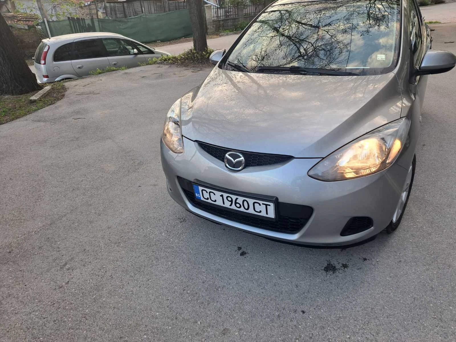 Mazda 2
