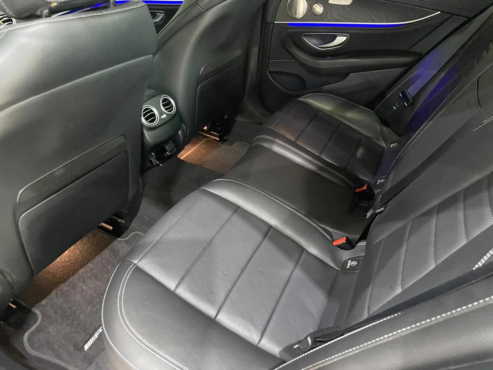 Mercedes-Benz E 220 d 4Matic ! AMG Line ! , снимка 12 - Автомобили и джипове - 55277805