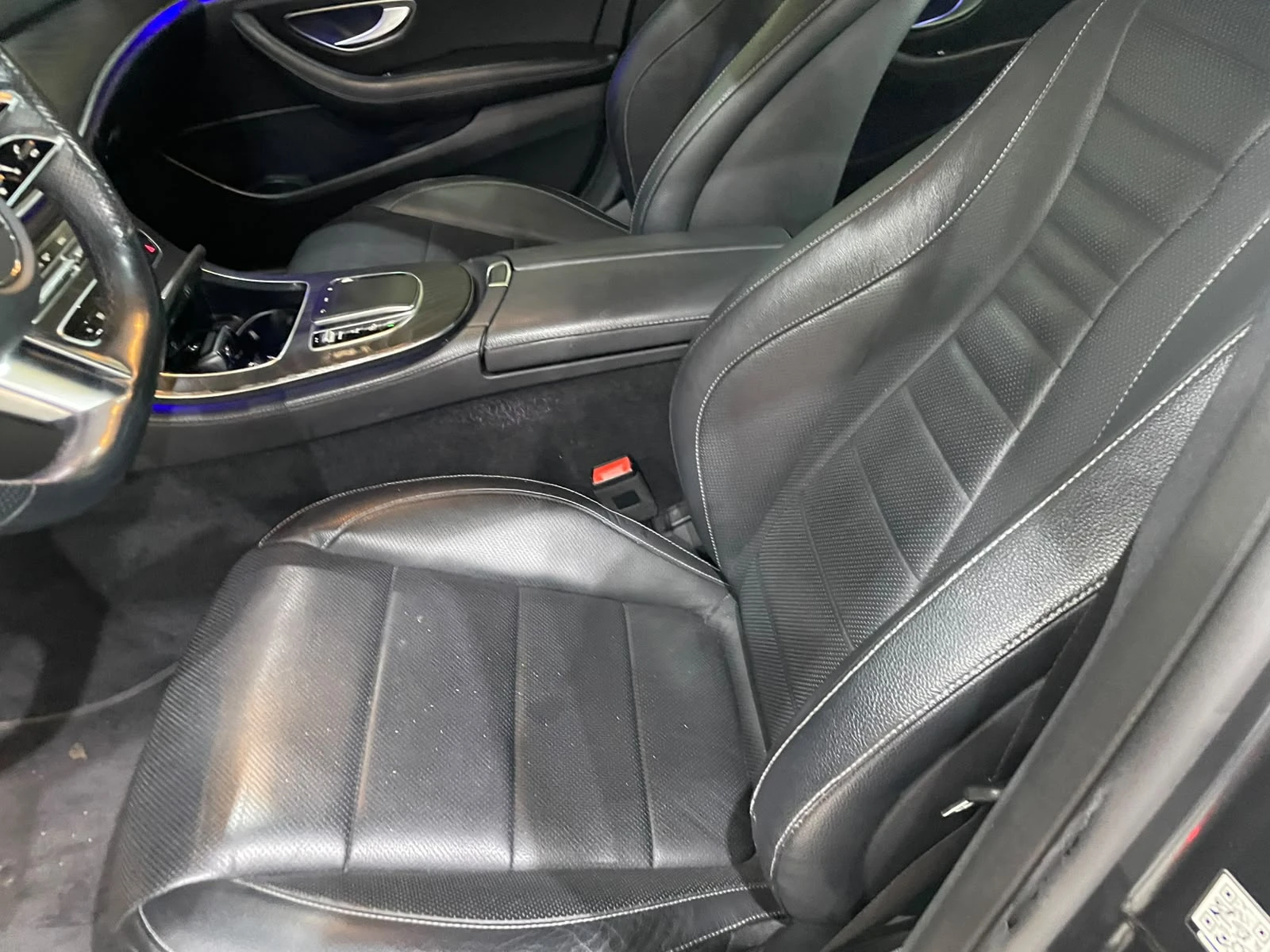 Mercedes-Benz E 220 d 4Matic ! AMG Line ! , снимка 7 - Автомобили и джипове - 55277805