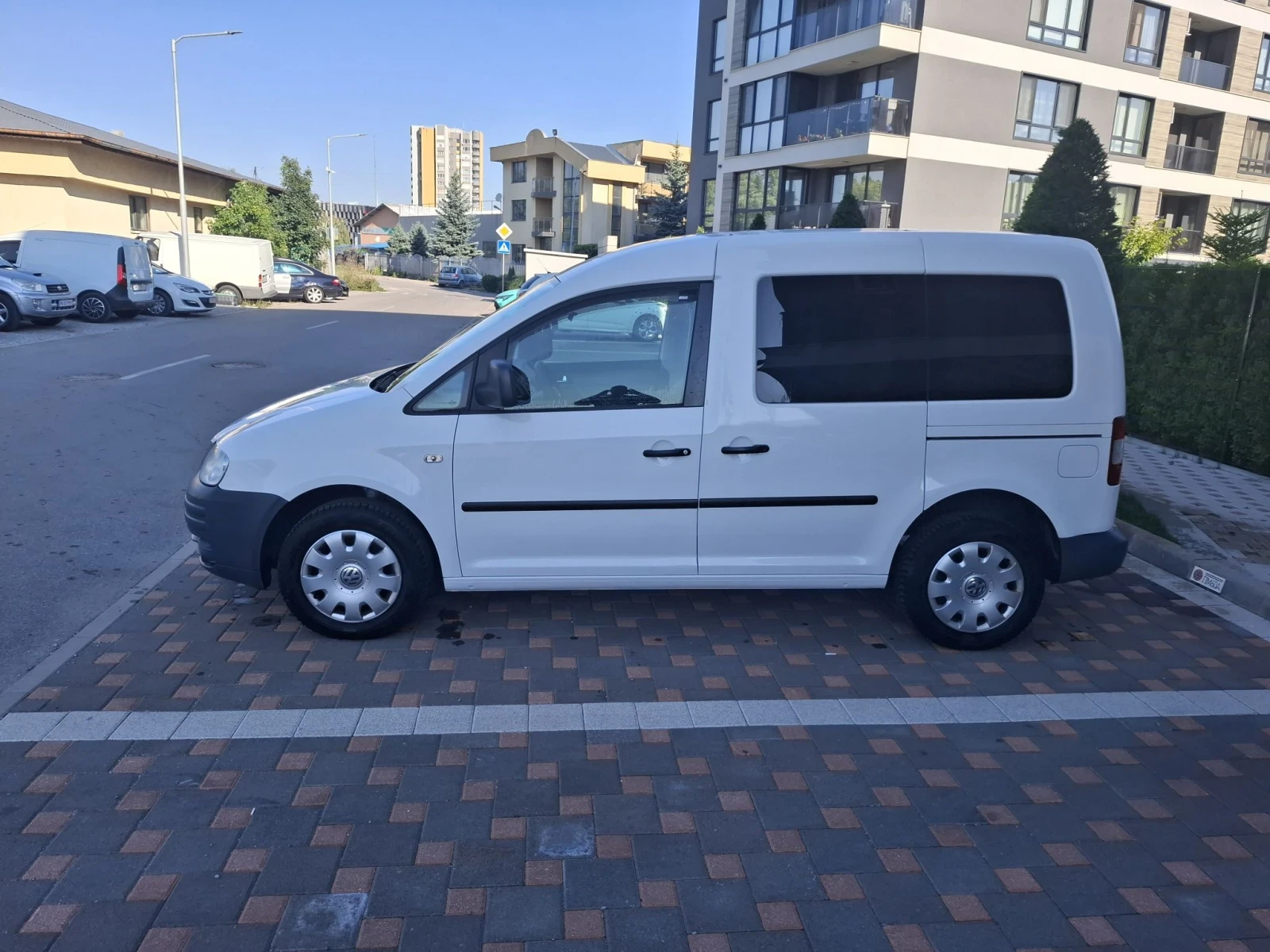 VW Caddy 1.9-TDI 105. LIFE, снимка 6 - Автомобили и джипове - 55677743