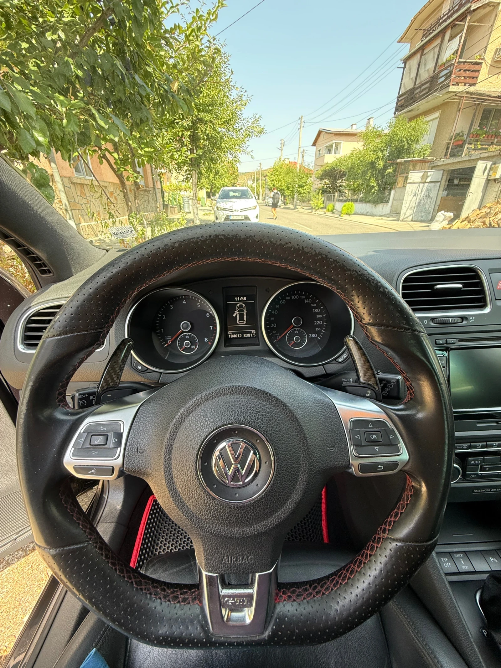 VW Golf 2.0 GTI, снимка 5 - Автомобили и джипове - 55879536