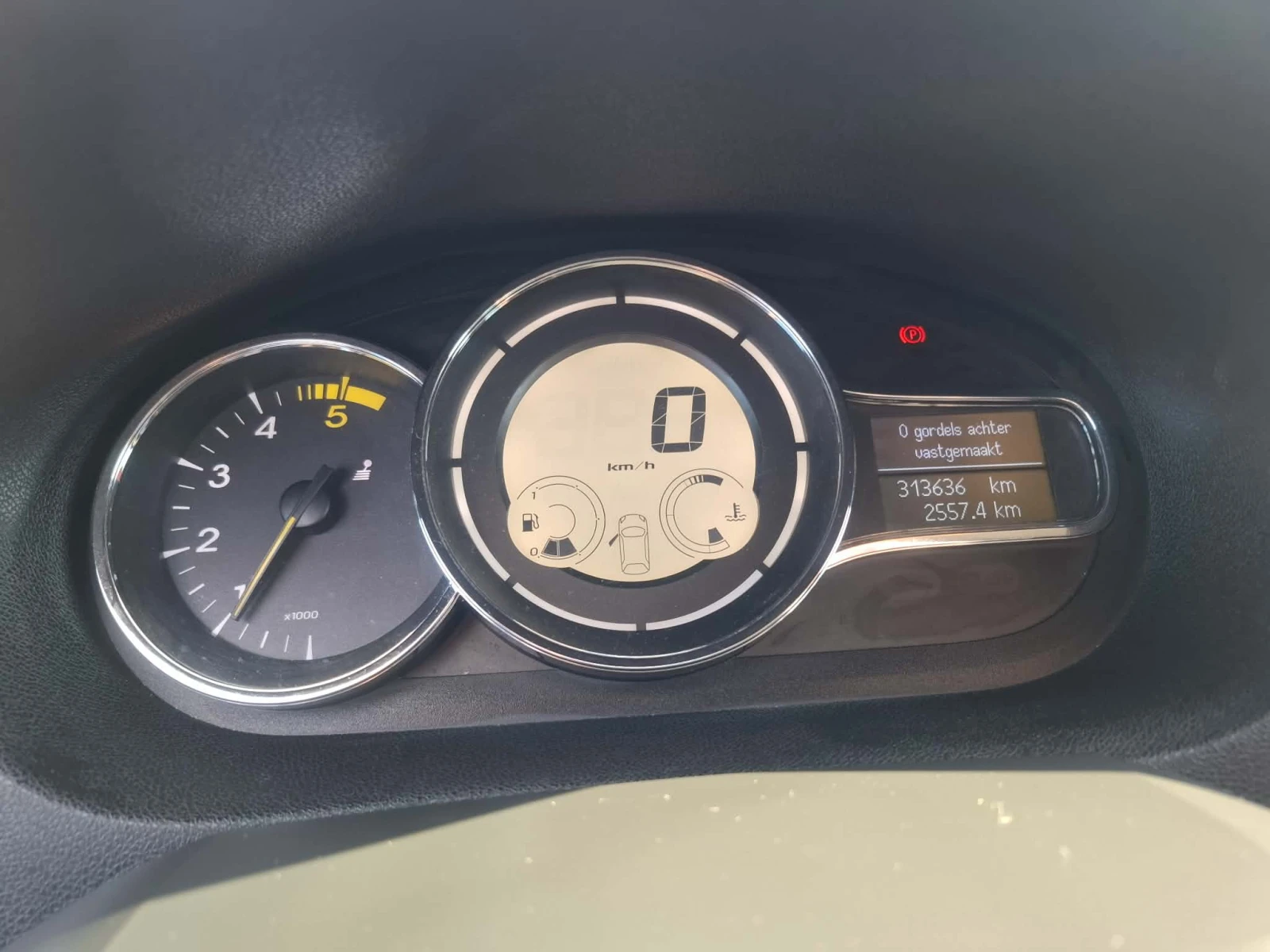 Renault Megane 1.5 DCI, снимка 14 - Автомобили и джипове - 56211556