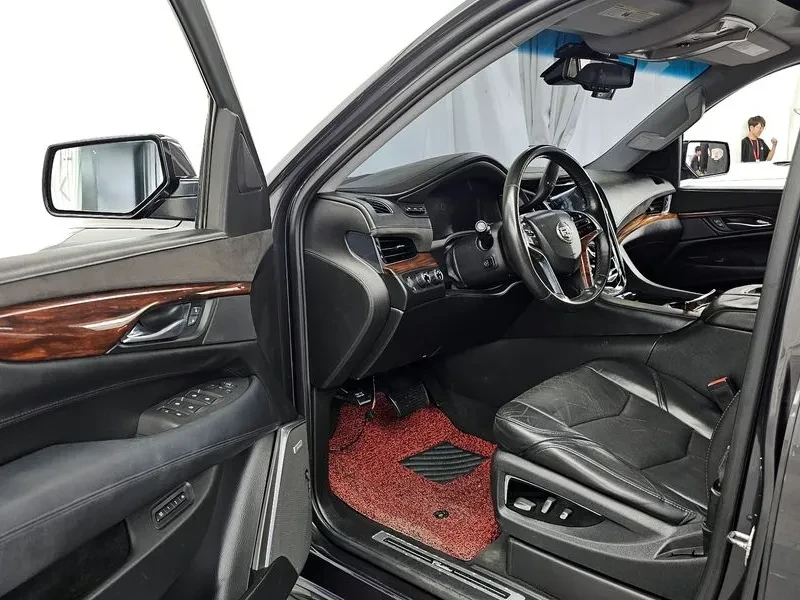 Cadillac Escalade 6.2 FULL, снимка 10 - Автомобили и джипове - 55704691