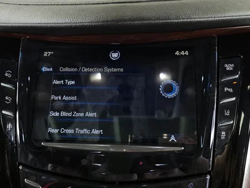 Cadillac Escalade 6.2 FULL, снимка 16 - Автомобили и джипове - 55704691
