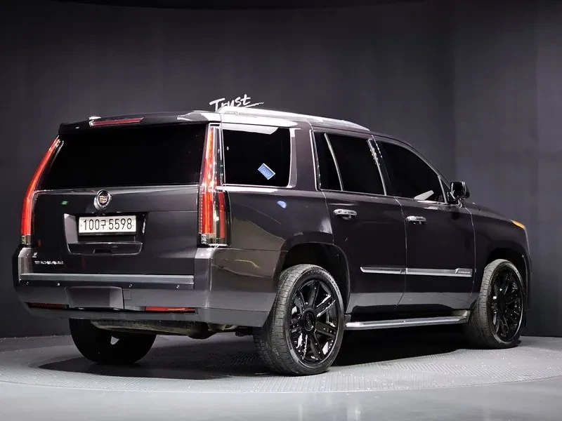 Cadillac Escalade 6.2 FULL, снимка 2 - Автомобили и джипове - 55704691