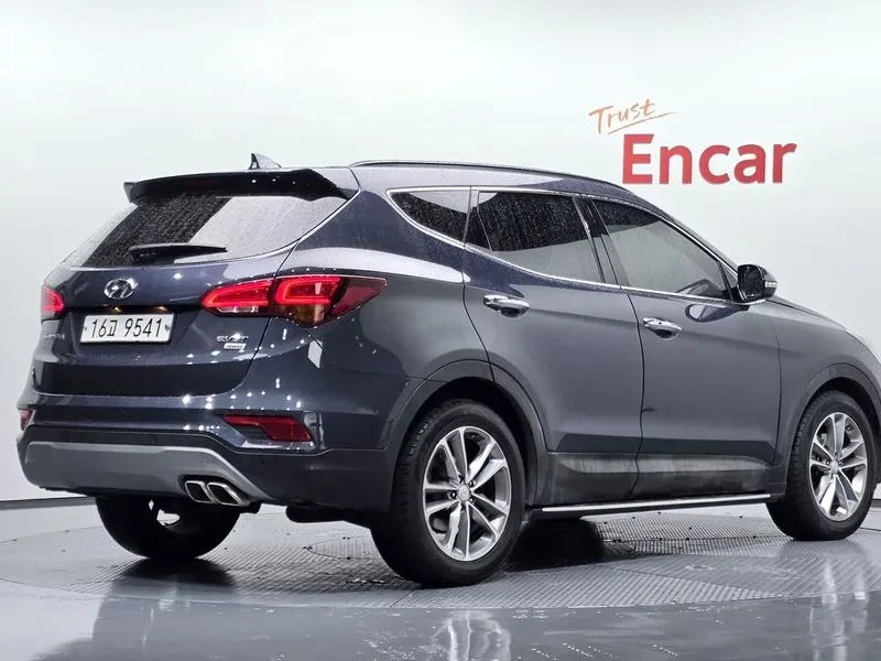 Hyundai Santa fe 2.0 CRDi 4WD - САМО 30% АВАНС, снимка 2 - Автомобили и джипове - 56021753