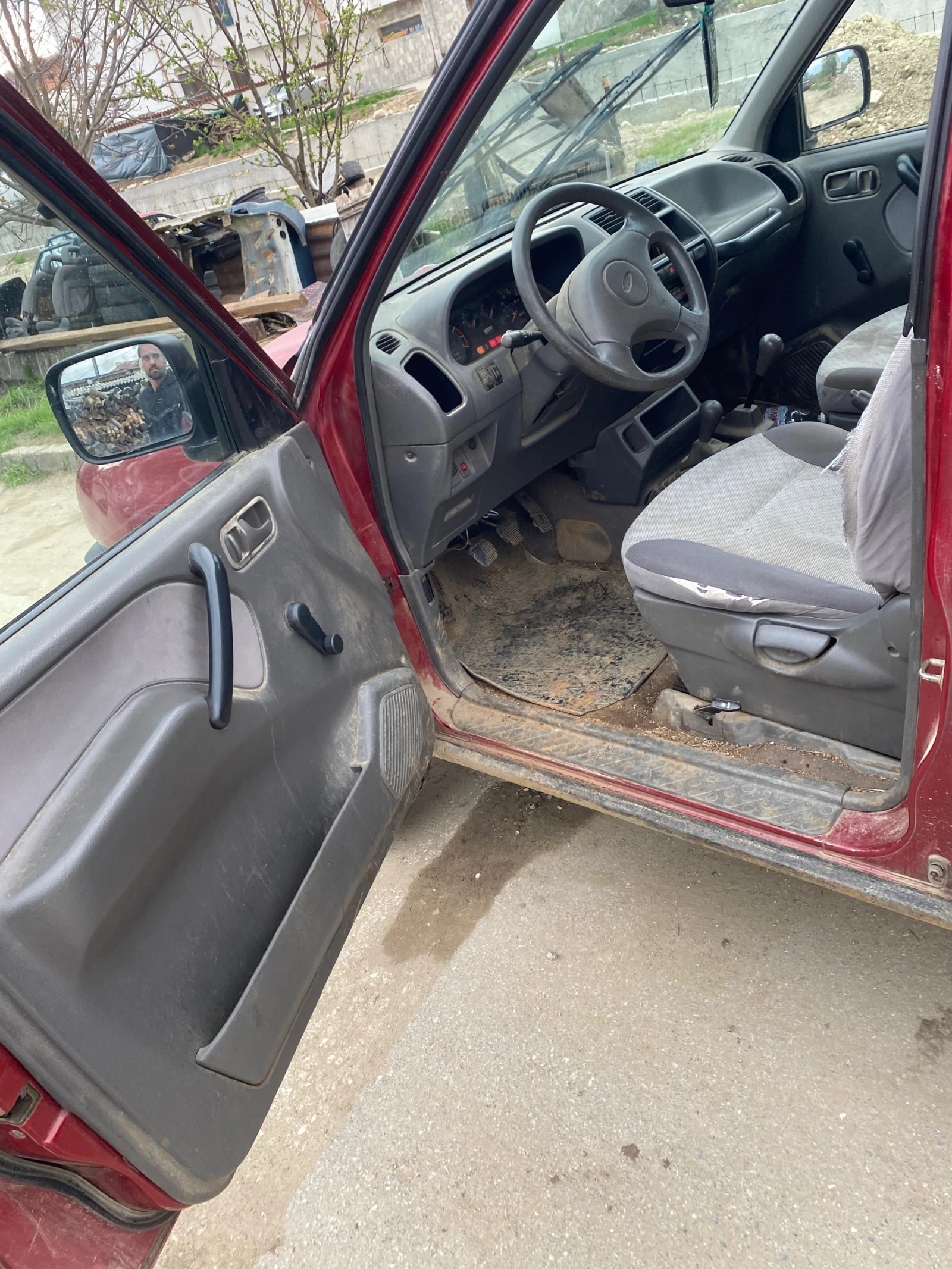 Nissan Terrano 2.4i - изображение 8