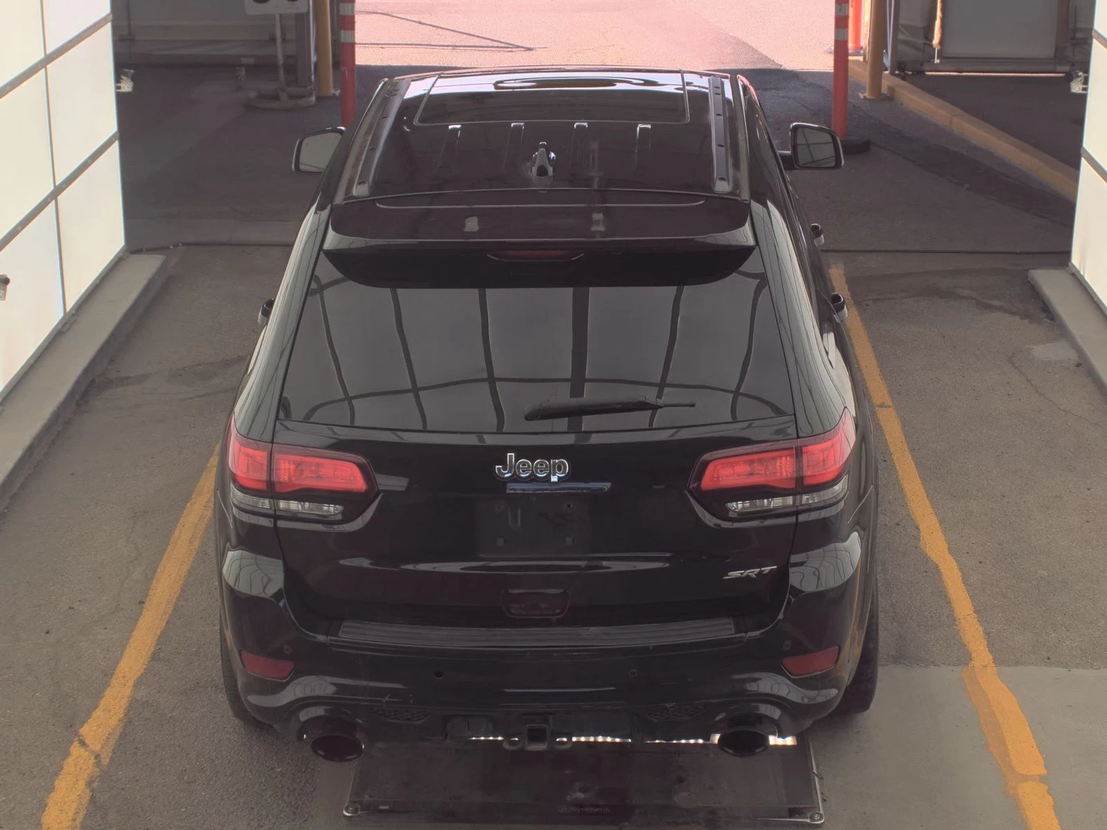 Jeep Grand cherokee 2017 Jeep Grand Cherokee SRT - изображение 5