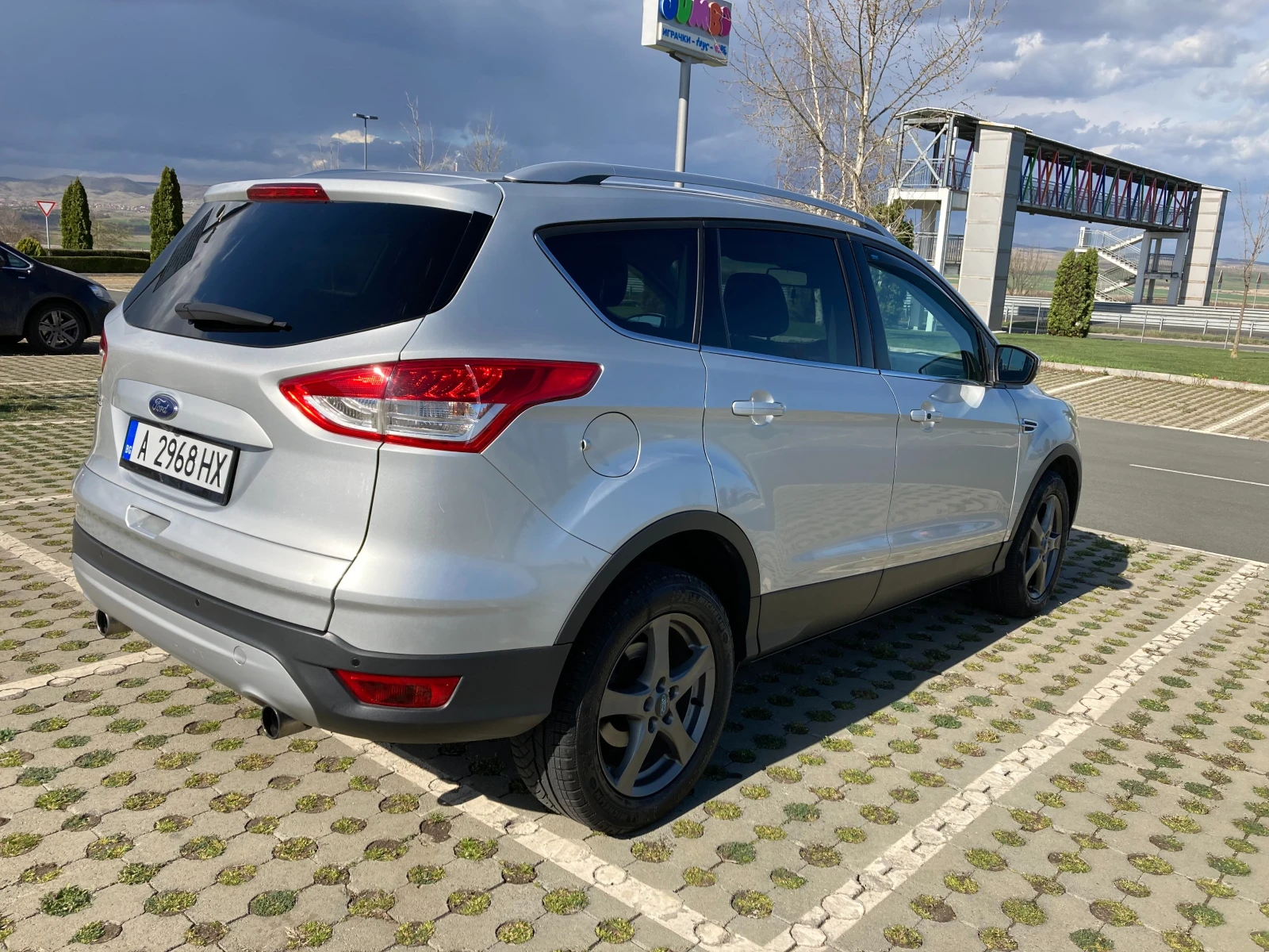 Ford Kuga 1.6 4x4, снимка 6 - Автомобили и джипове - 53733894