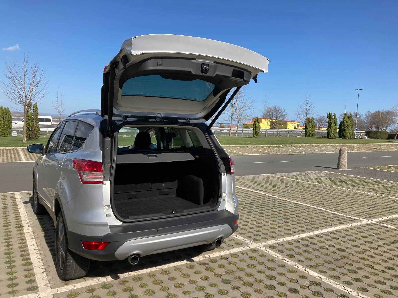 Ford Kuga 1.6 4x4, снимка 7 - Автомобили и джипове - 53733894