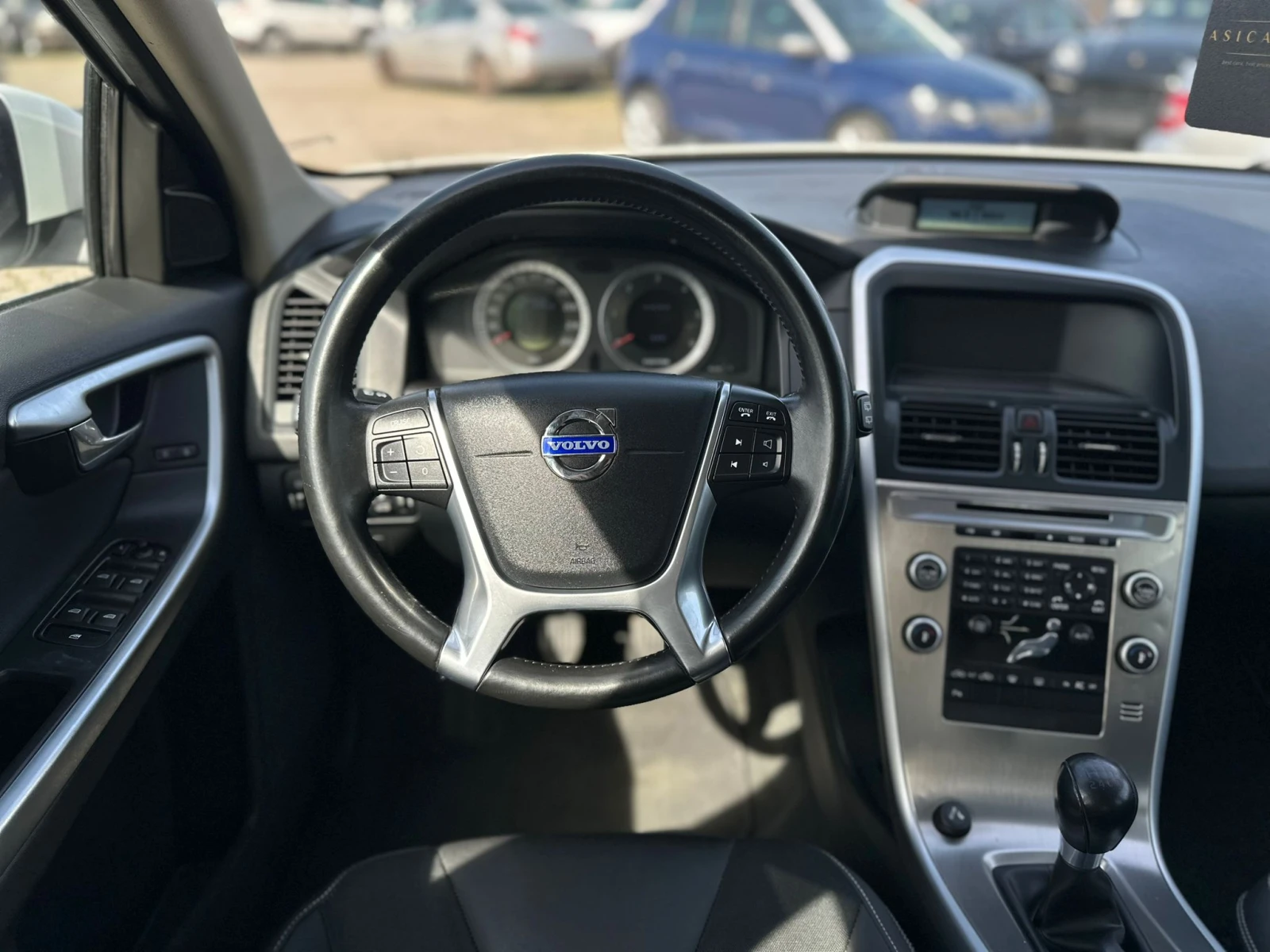 Volvo XC60 / MOMENTUM / 163 HP / TOP /, снимка 14 - Автомобили и джипове - 54669787