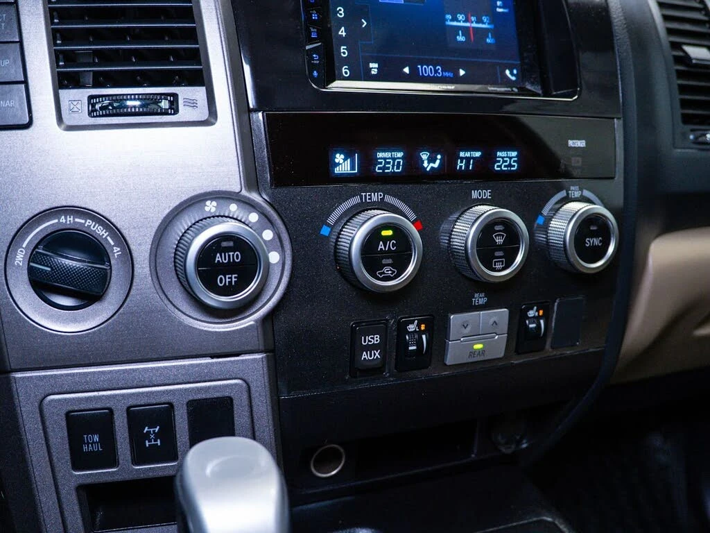 Toyota Sequoia LIMITED* 5.7* V8* ПОДГРЕВ* КАМЕРА* КЕЙЛЕС, снимка 9 - Автомобили и джипове - 54939451