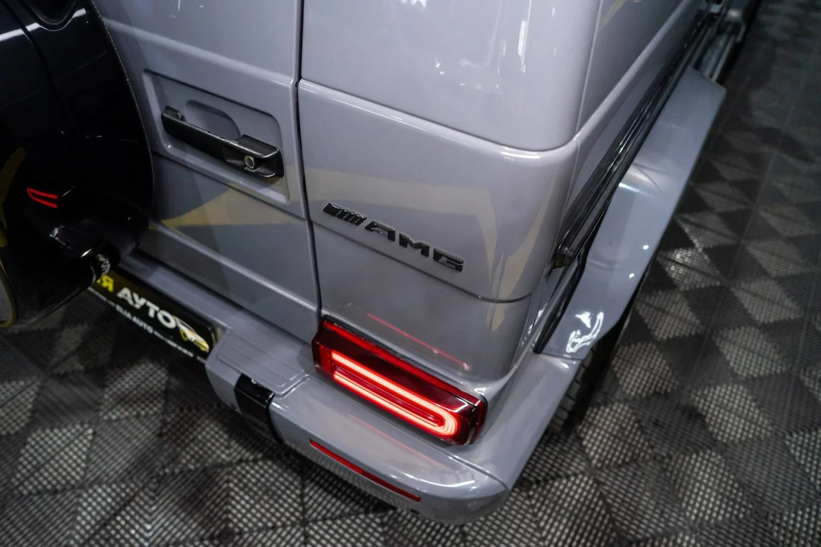 Mercedes-Benz G 55 AMG V8 LED NAVI DESIGNO H&K NARDO GREY ЛИЗИНГ 100%, снимка 9 - Автомобили и джипове - 55067260