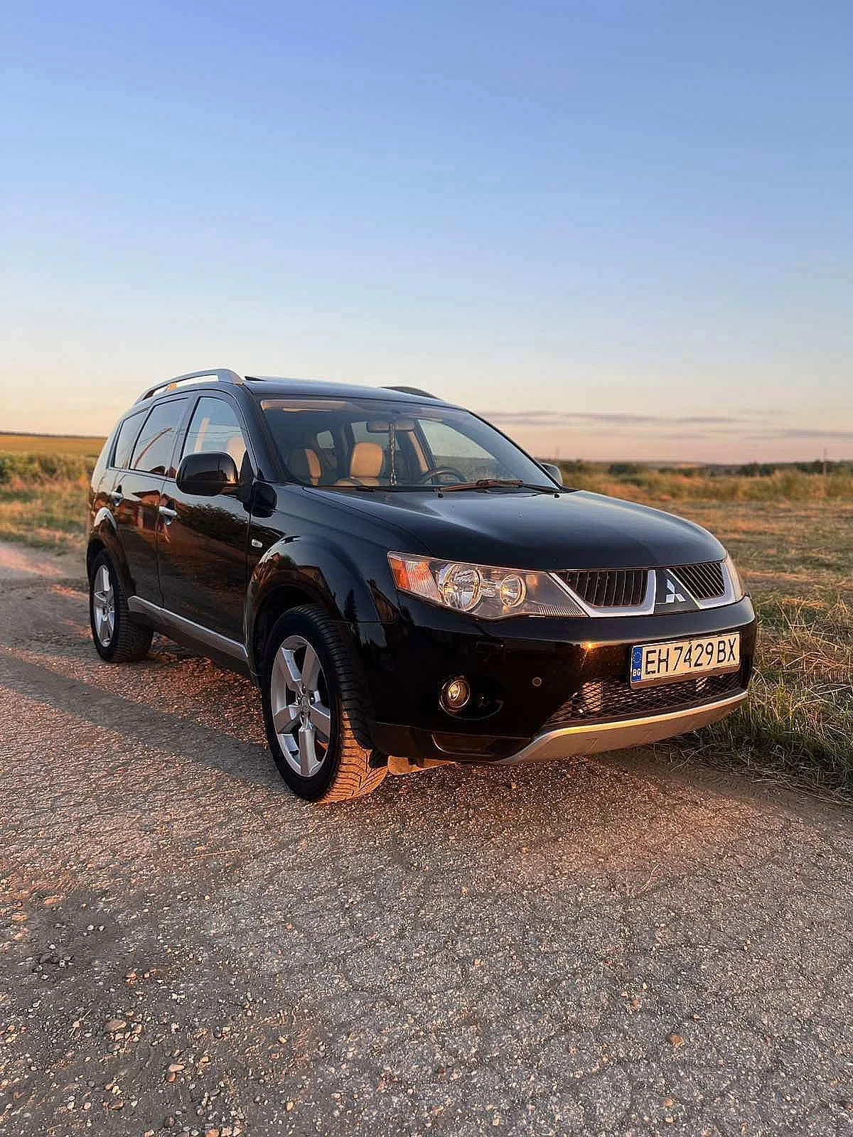 Mitsubishi Outlander, снимка 3 - Автомобили и джипове - 55236835