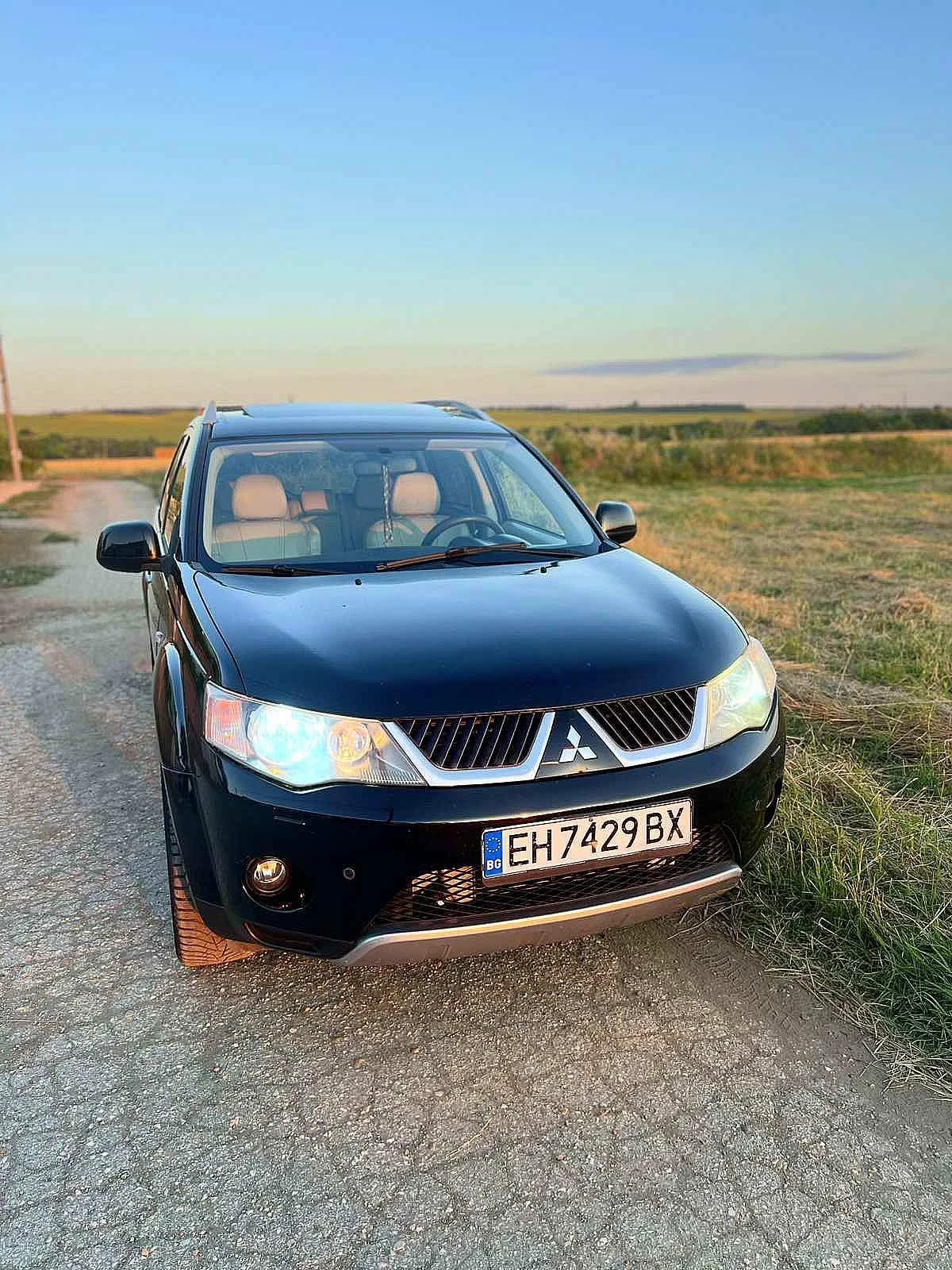Mitsubishi Outlander, снимка 6 - Автомобили и джипове - 55236835
