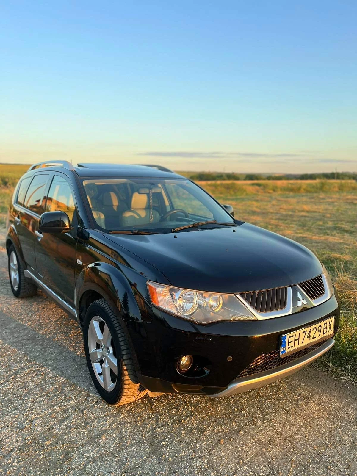 Mitsubishi Outlander, снимка 9 - Автомобили и джипове - 55236835